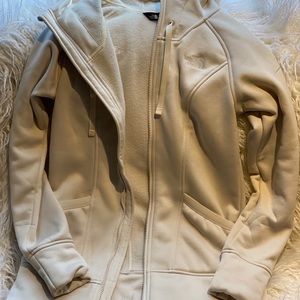NWT🤍 North Face Mattea Parka